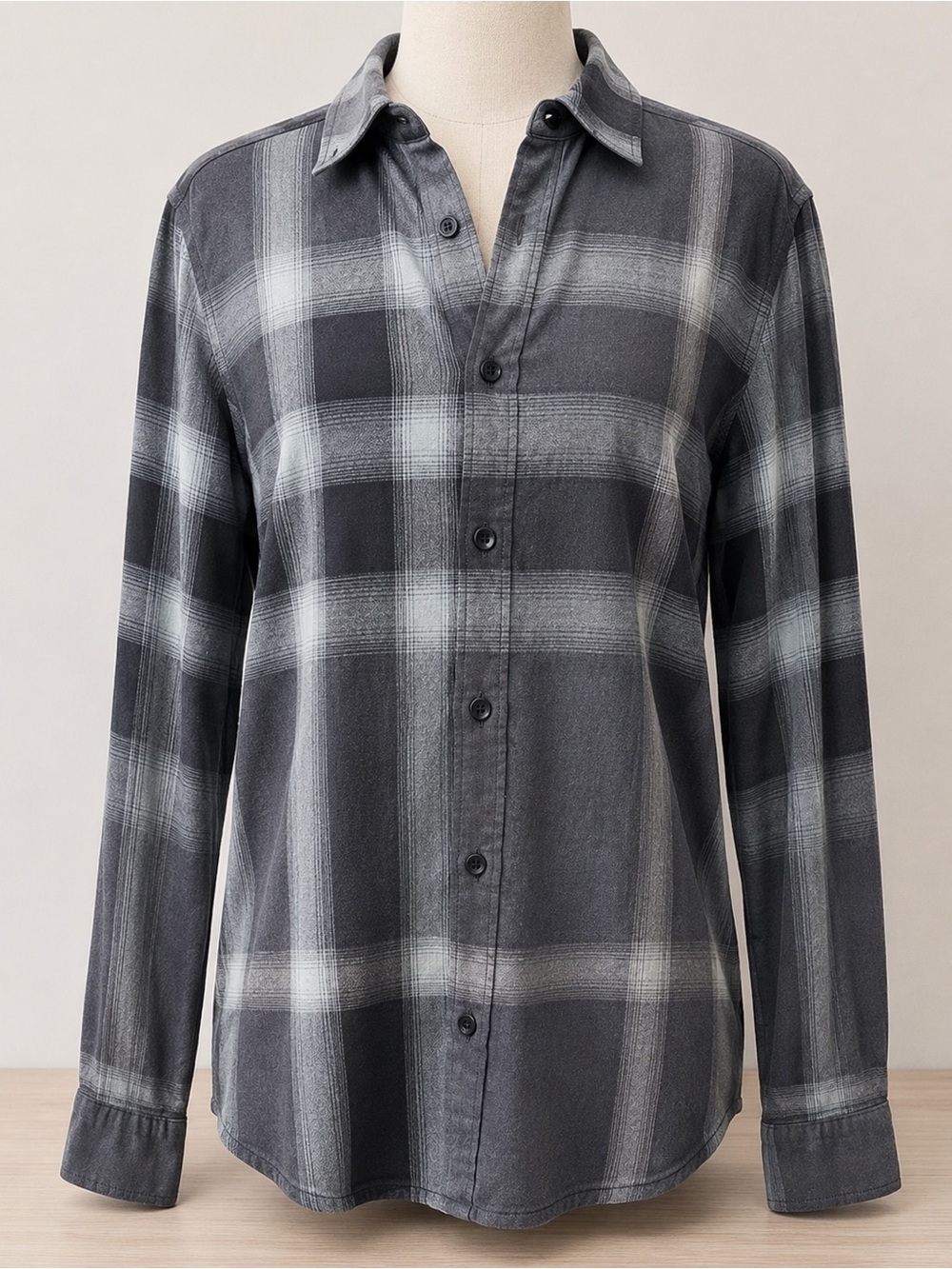 Burberry Men’s Gray Plaid Button Up Shirt Size M Long Sleeve Designer Casual